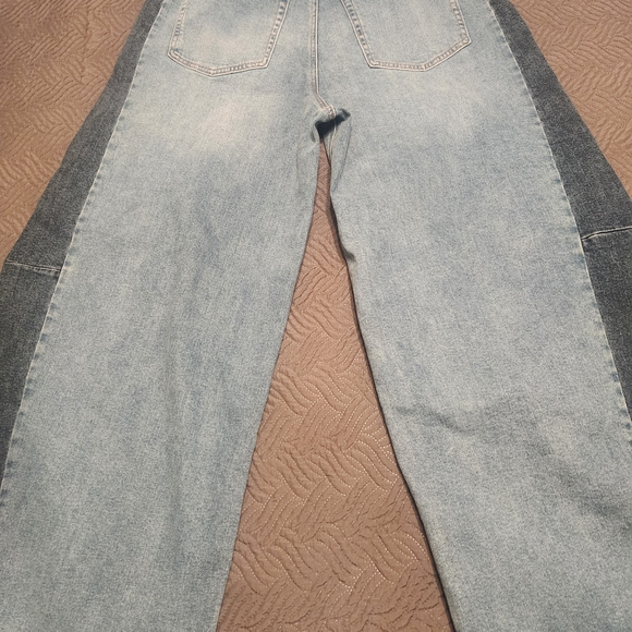 Scoop NYC Light and Dark Blue Flare Jeans - Picture 2 of 13
